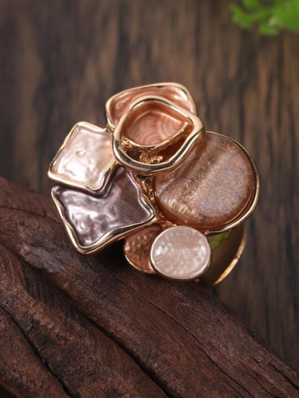 Gold-Tone Pearl Cluster Statement Ring - Picture 4 of 8